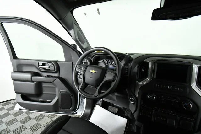 New 2026 Summit White Chevrolet WT image 19
