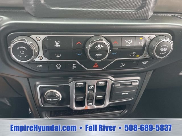 Used 2019 Bikini Pearlcoat Jeep Unlimited Sport S image 23