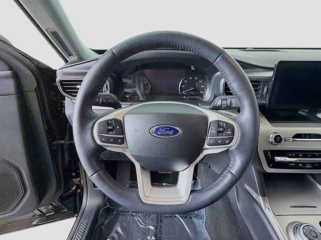 Used 2024 Black Ford XLT image 30
