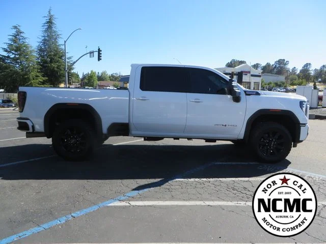 Used 2025 White GMC AT4 image 6