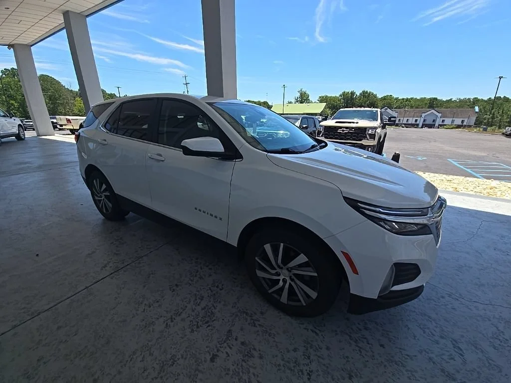 Used 2023 Summit White Chevrolet LT image 9