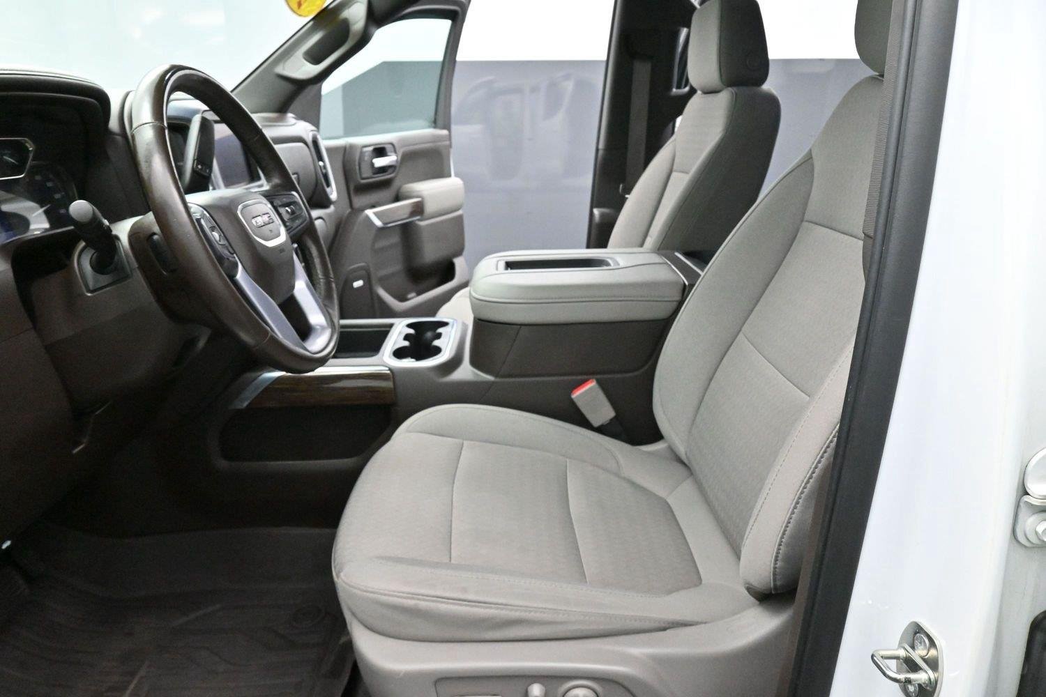 Used 2020 Summit White GMC Elevation image 12