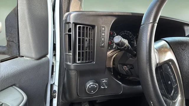 Used 2019 SUMMIT WHITE Chevrolet CUTWAY image 20