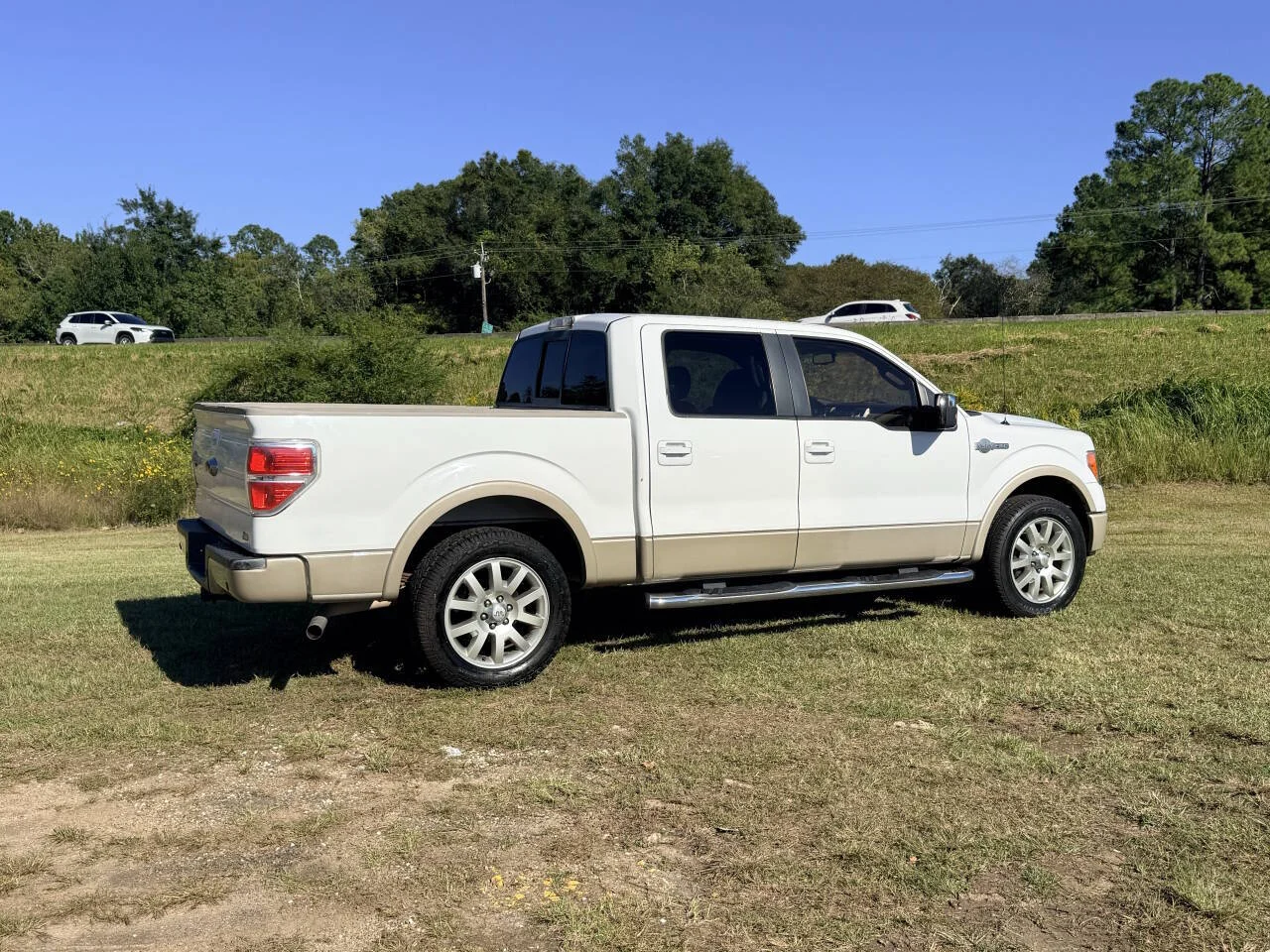 Used 2010 White Ford King Ranch 4x2 4dr SuperCrew Styleside 5.5 ft. SB image 5