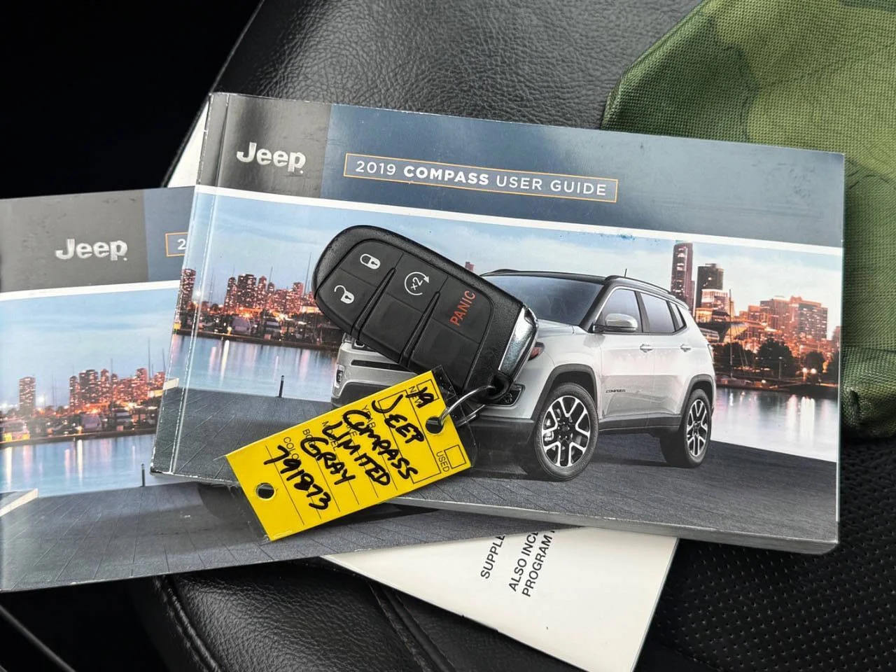 Used 2019 Charcoal Jeep Limited 4x4 4dr SUV image 17
