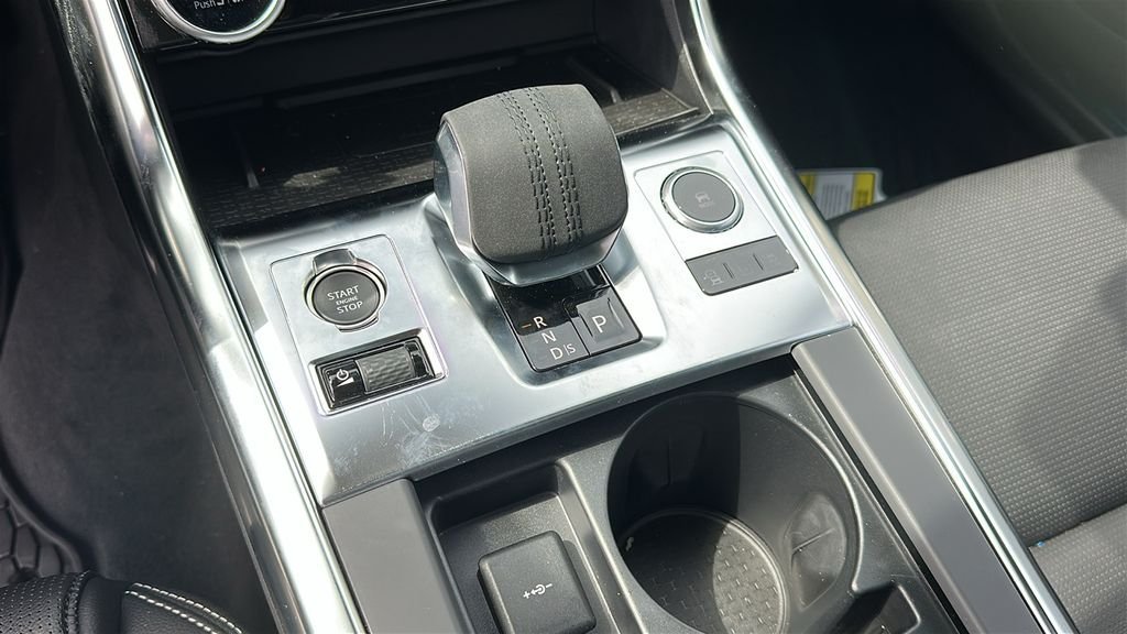 New 2024 Fuji White JAGUAR P300 R-DYNAMIC SE AWD image 16