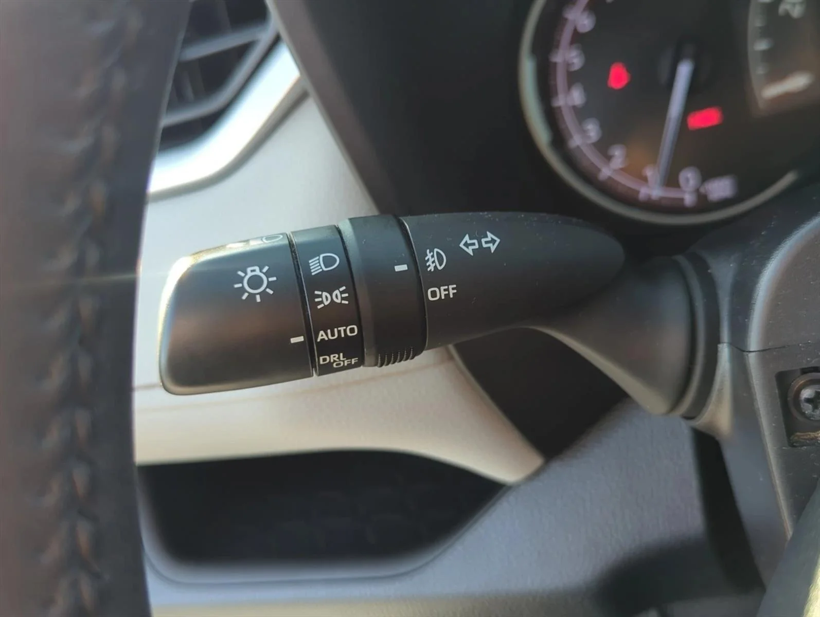 Used 2023 Magnetic Gray Metallic Toyota XLE Premium image 14