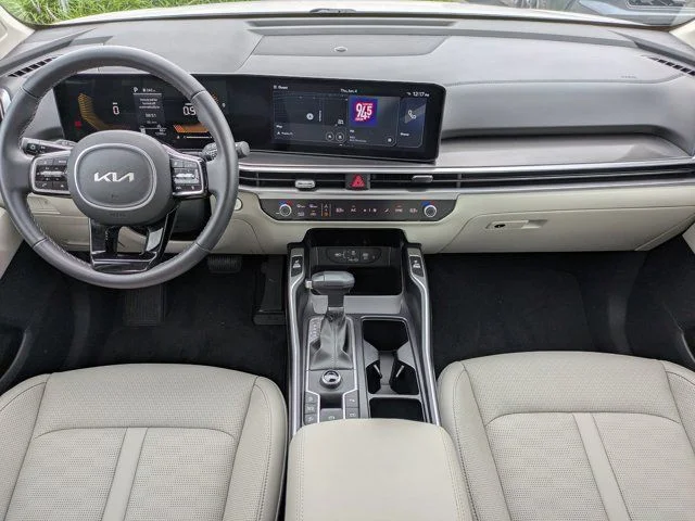 Used 2025 White Pearl Kia S image 14
