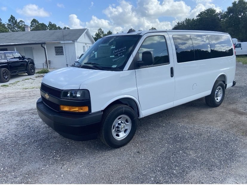 2026 Chevrolet Express 3500 LS's photo
