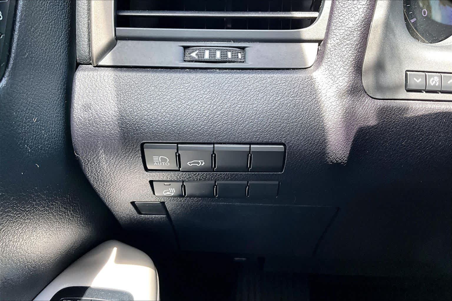Certified Used 2020 Atomic Silver Lexus  image 34