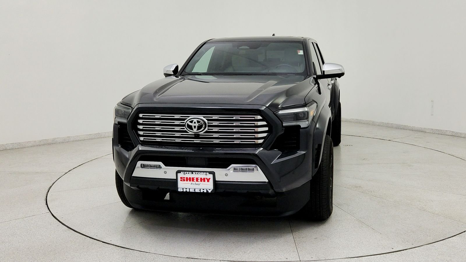 Used 2024  Toyota Limited image 2