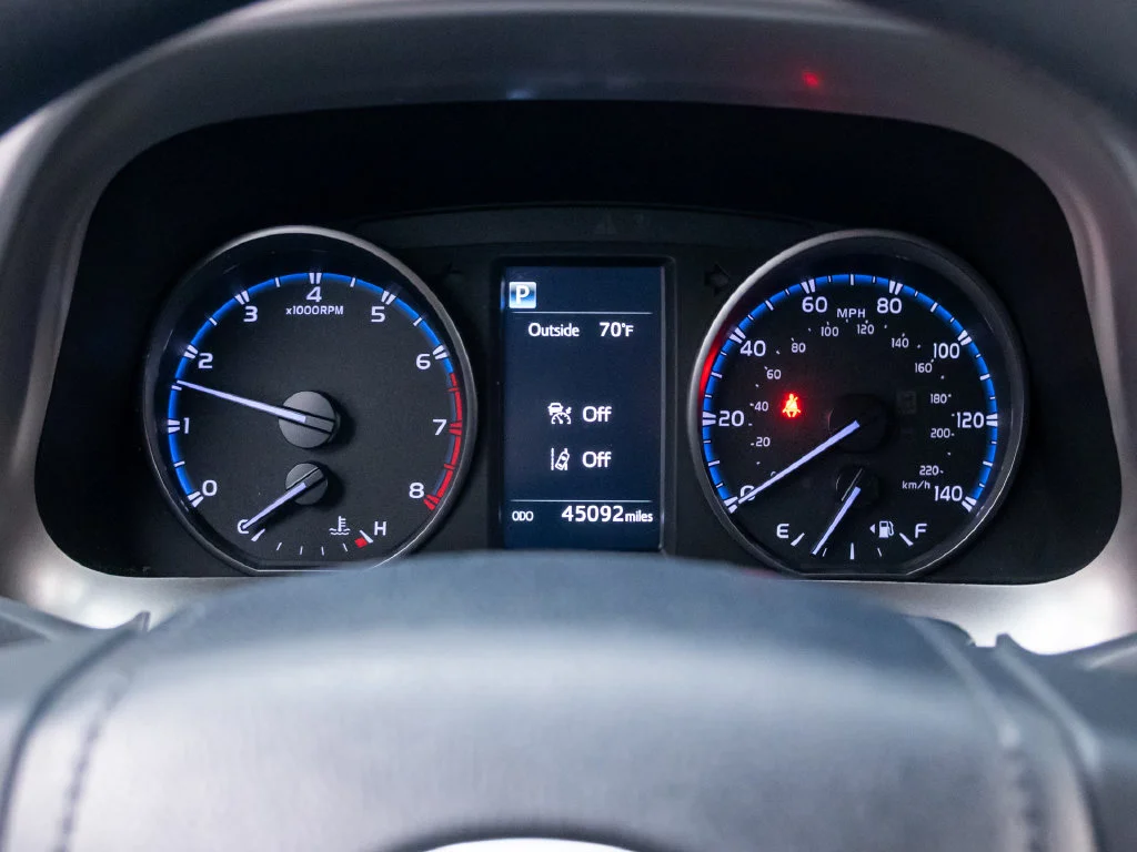 Used 2018 Gray Toyota LE image 23
