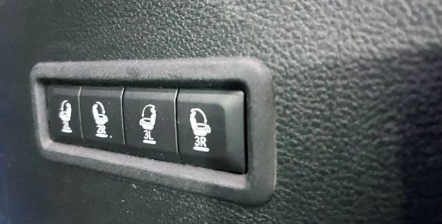 Used 2022 White Jeep Series III image 5