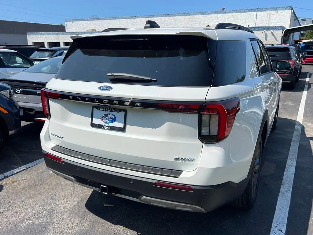 New 2026 Star White Metallic Tri-Coat Ford Active image 7