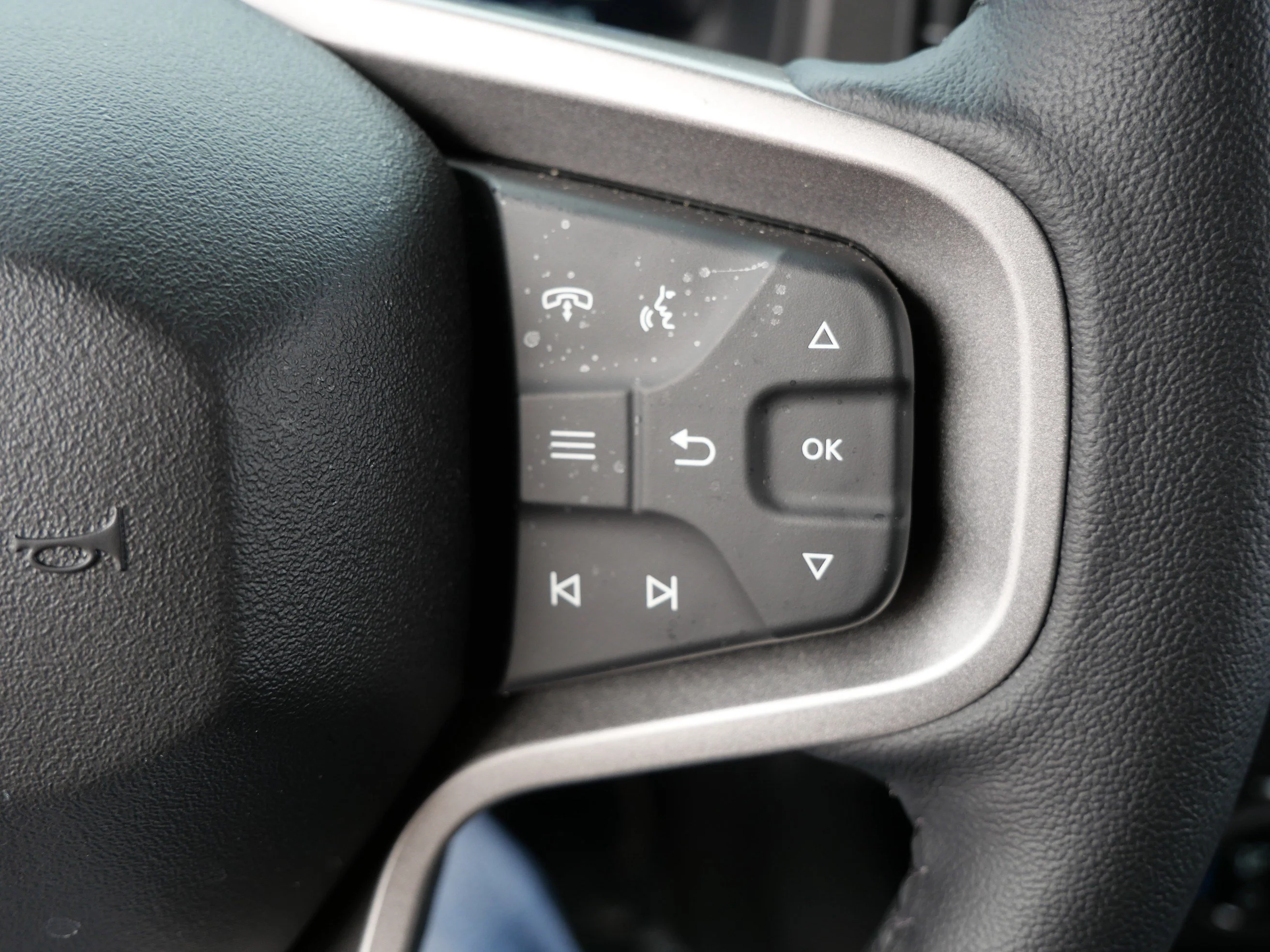 New 2026 Velocity Blue Metallic Ford Badlands image 28