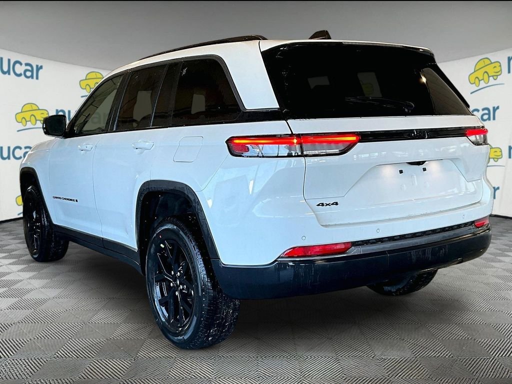 New 2026 Bright White Clearcoat Jeep Laredo image 5
