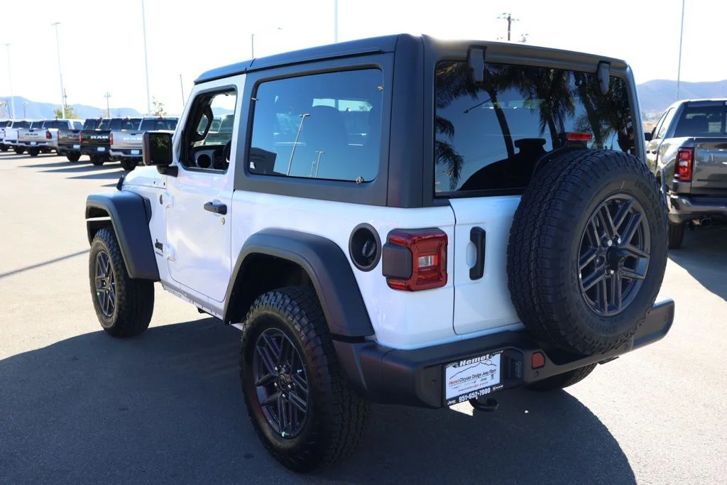 New 2026 Bright White Clear-Coat Exterior Paint Jeep Sport S image 5