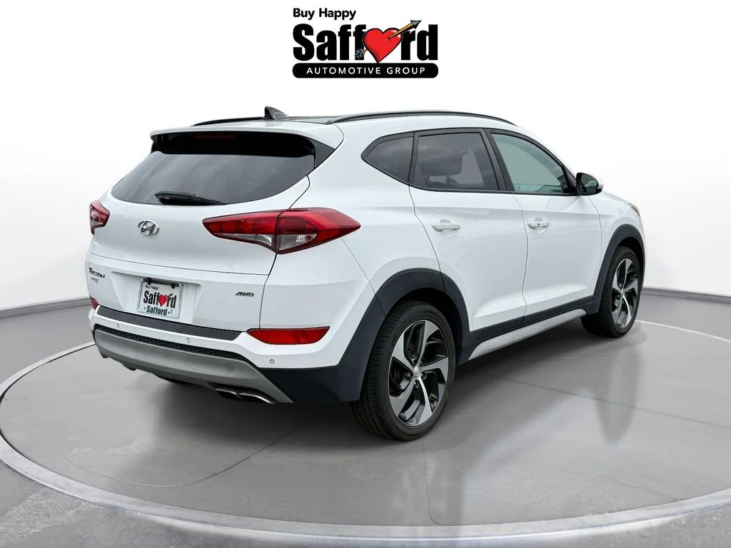 Used 2018 White Hyundai Value image 8