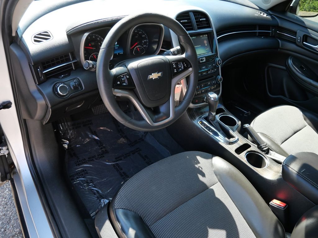 Used 2014 Silver Chevrolet LT image 3