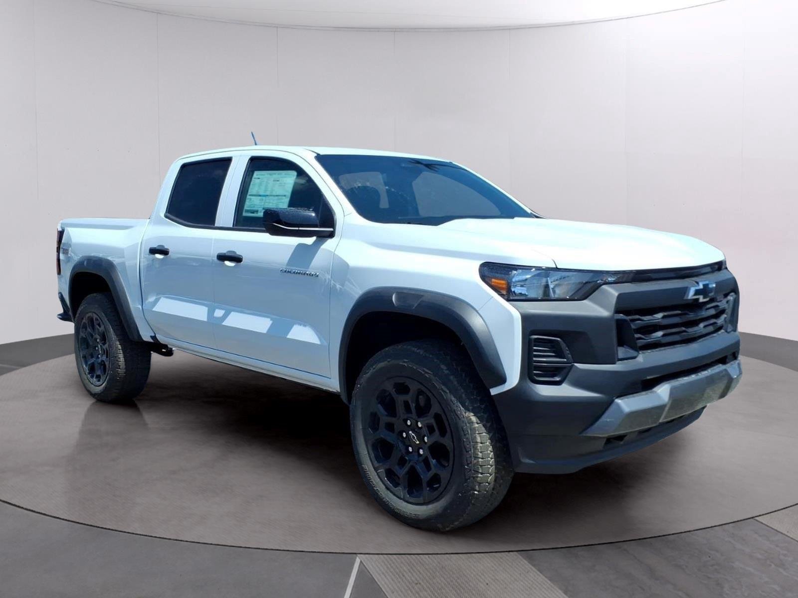 New 2026 Summit White Chevrolet Trail Boss image 7