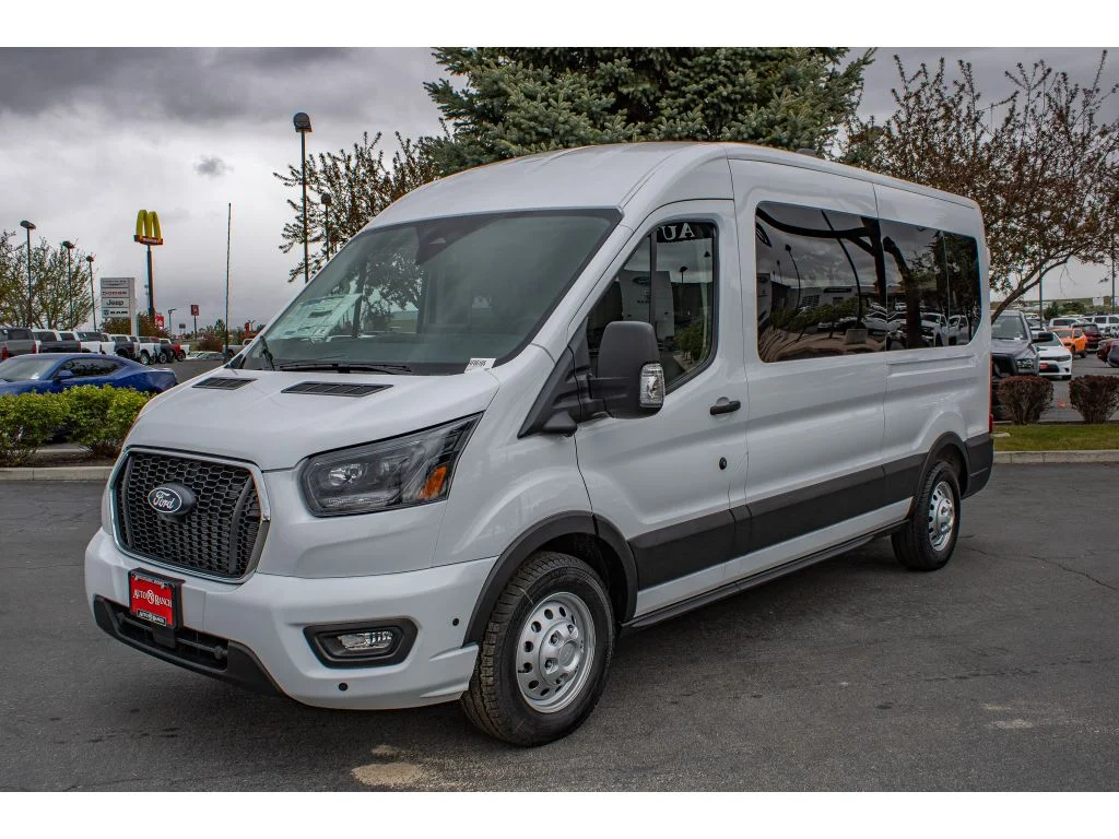 New 2026 OXFORD WHITE Ford XLT image 4