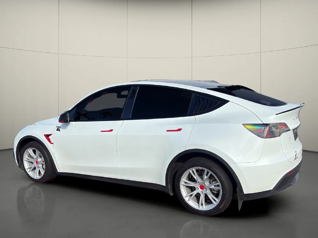 Used 2023  Tesla Long Range image 5
