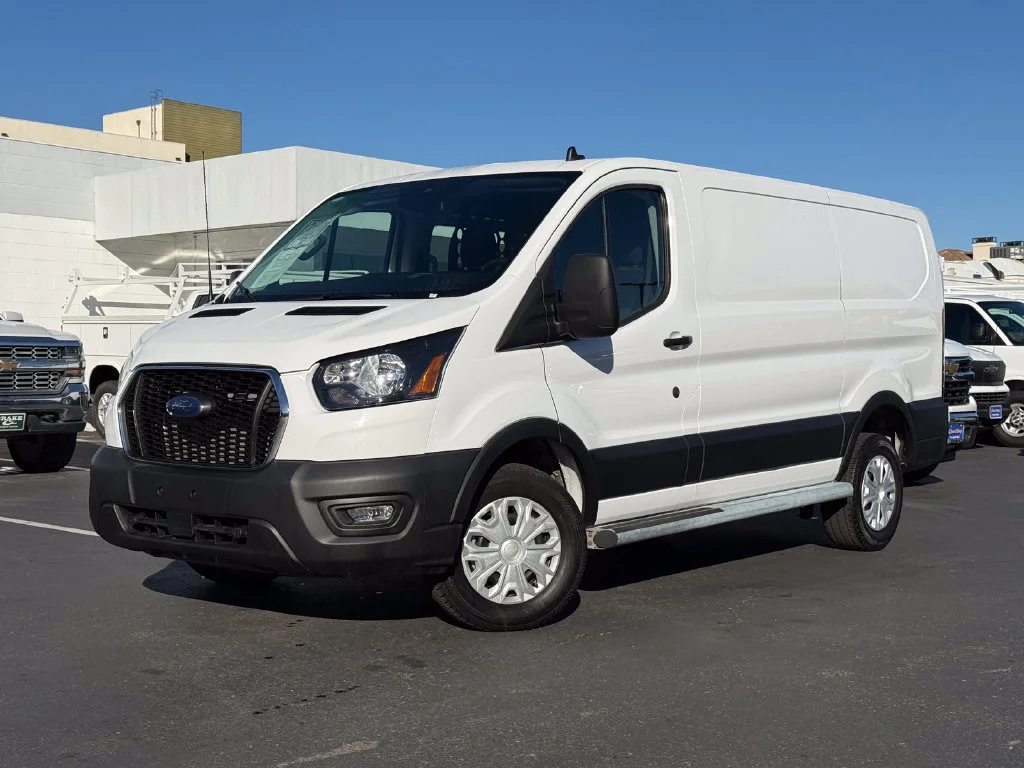 Used 2025 White Ford T250 image 2