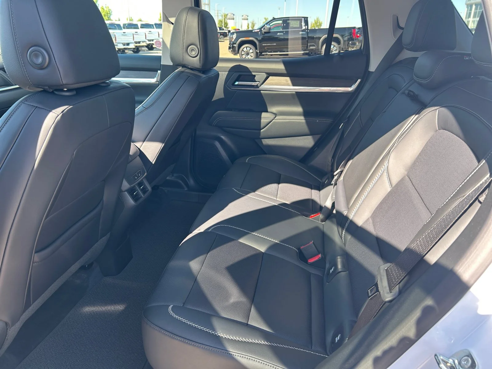 New 2027 Glacier White Tricoat GMC AWD Denali image 19