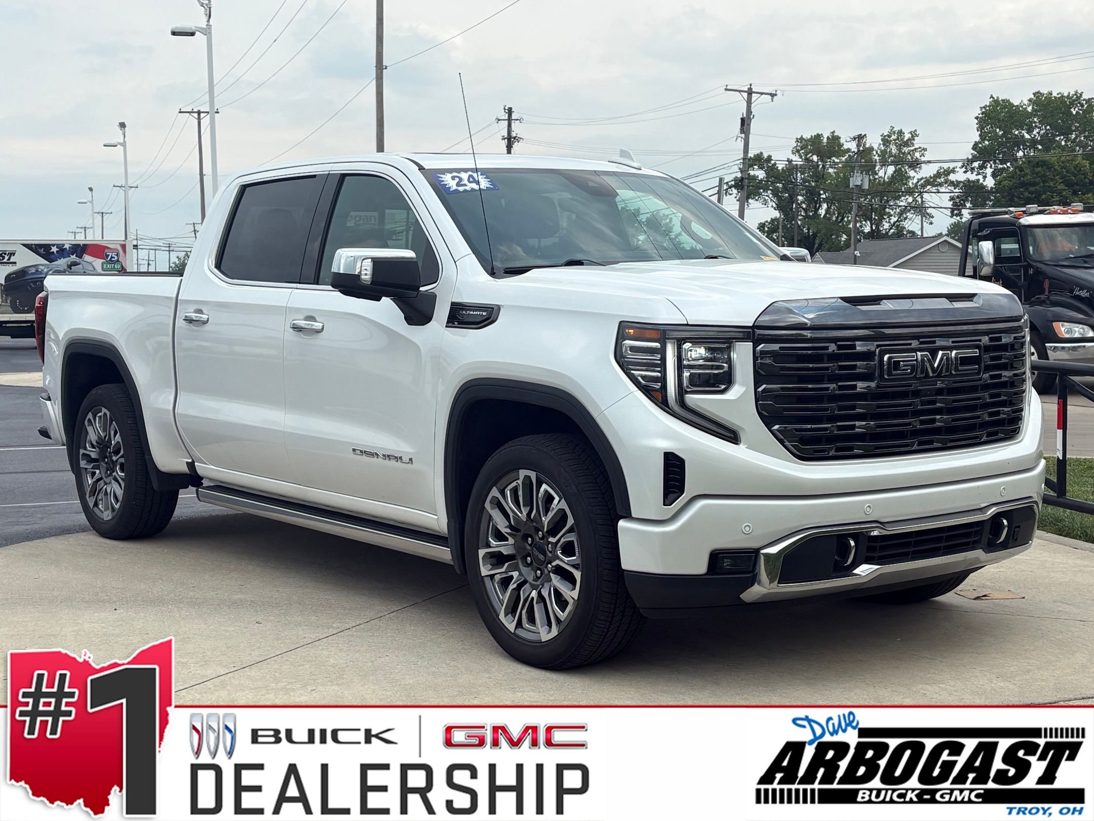 Used 2024 White Frost Tricoat GMC Denali Ultimate image 1