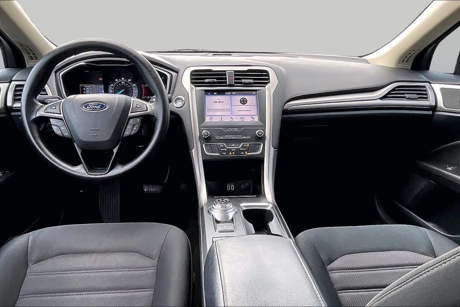 Used 2019 Agate Black Ford SE image 15