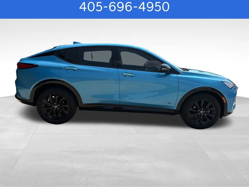 Pre-Owned 2025 Buick Envista Sport Touring