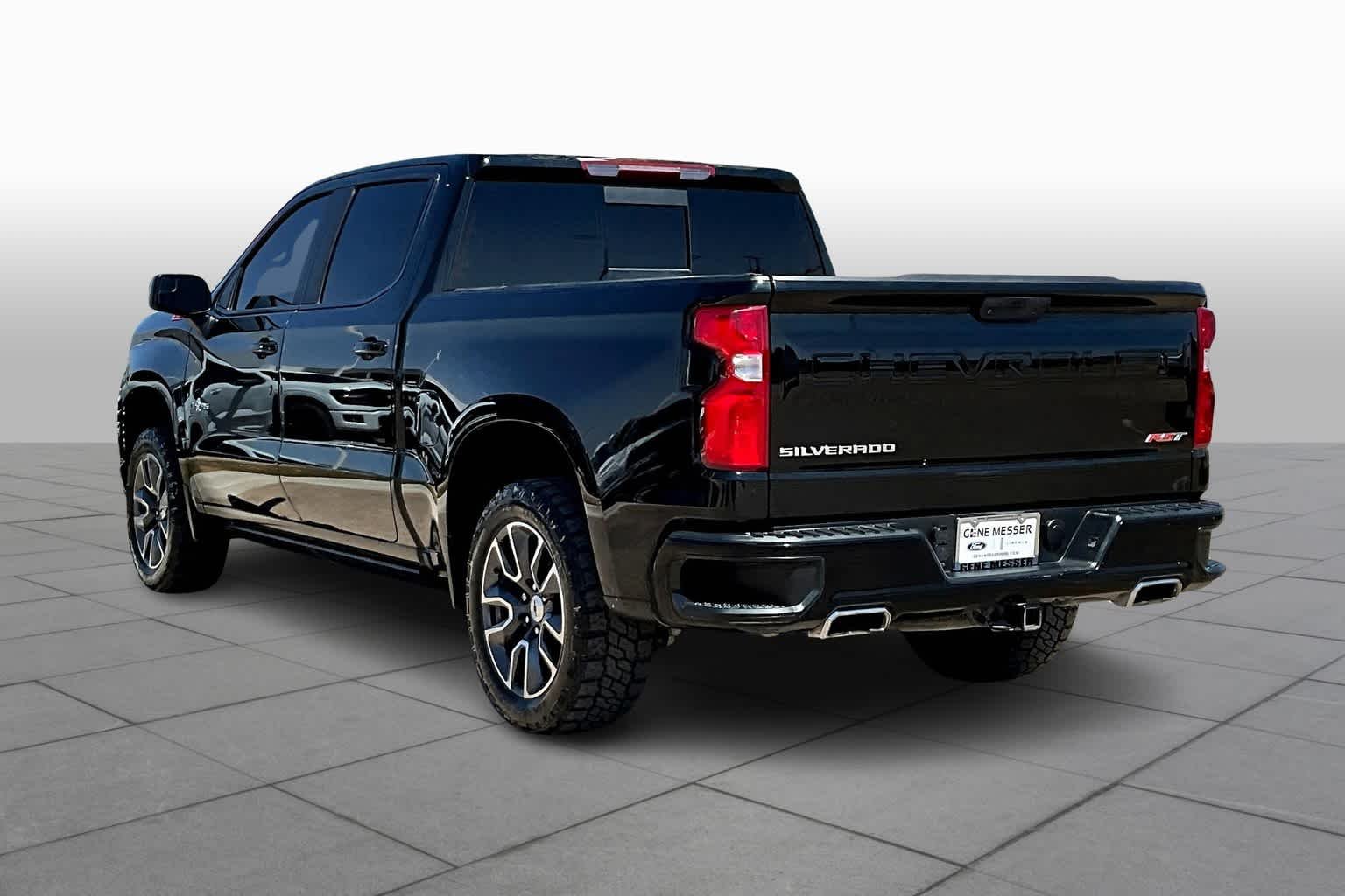 Used 2022 Black Chevrolet RST image 11