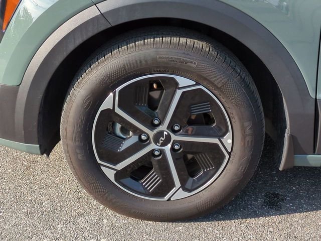 Used 2025 Green Kia EX image 11