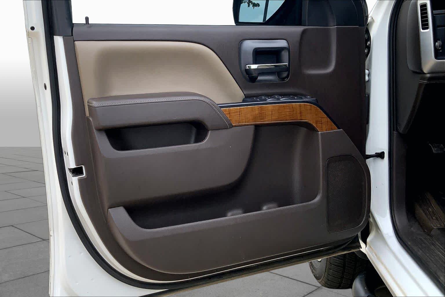 Used 2015 Summit White GMC SLE image 22
