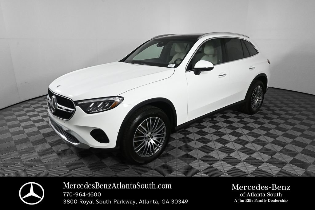 2026 Mercedes-Benz GLC GLC 300's photo