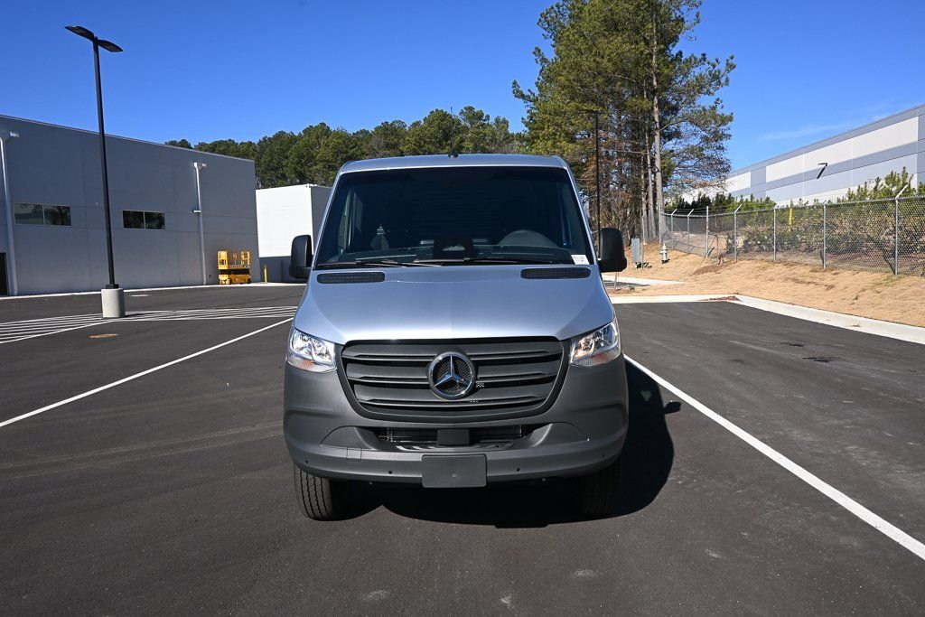 Used 2026 High-tech silver metallic Mercedes-Benz Cargo 144 WB image 29