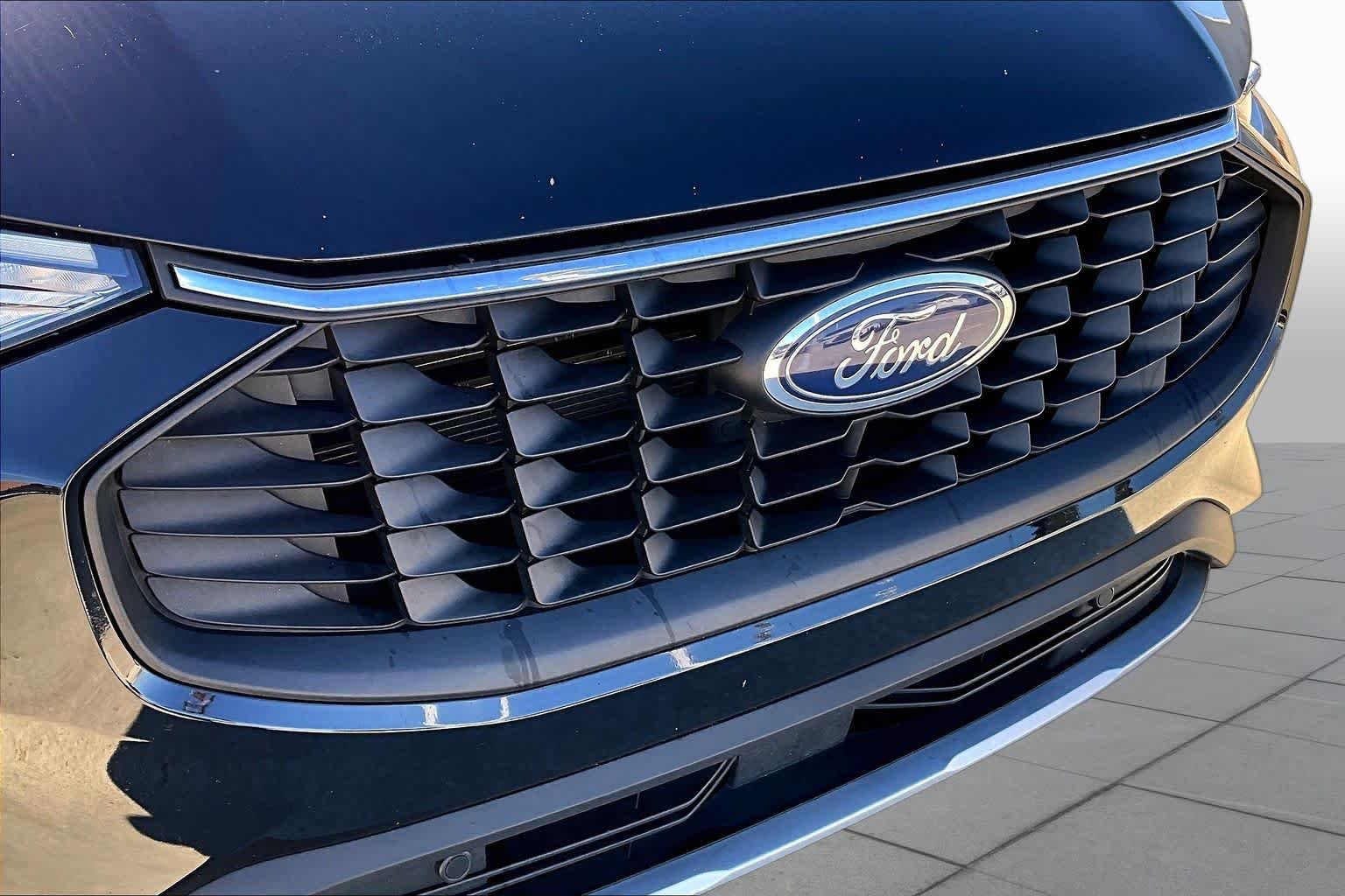 Used 2025 Agate Black Ford Active image 52