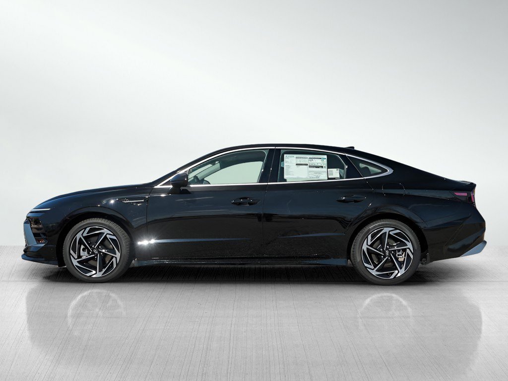 New 2026 Abyss Black Hyundai SEL Sport AWD image 4