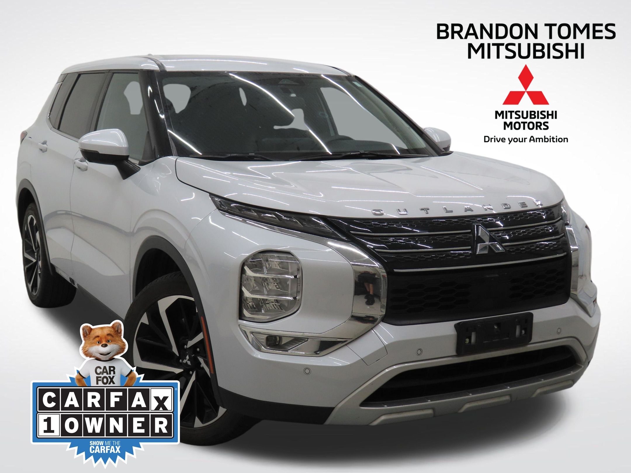 Used 2024 White Mitsubishi SE Black Edition image 1