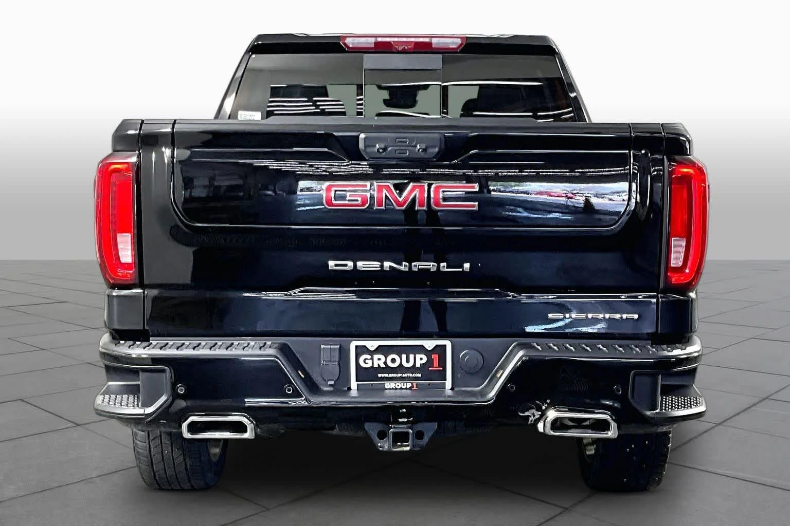Used 2025 Onyx Black GMC Denali image 5