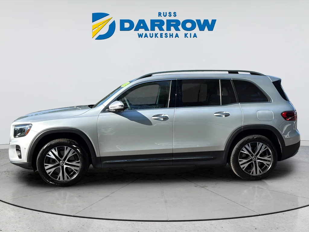 Used 2024  Mercedes-Benz GLB 250 image 2