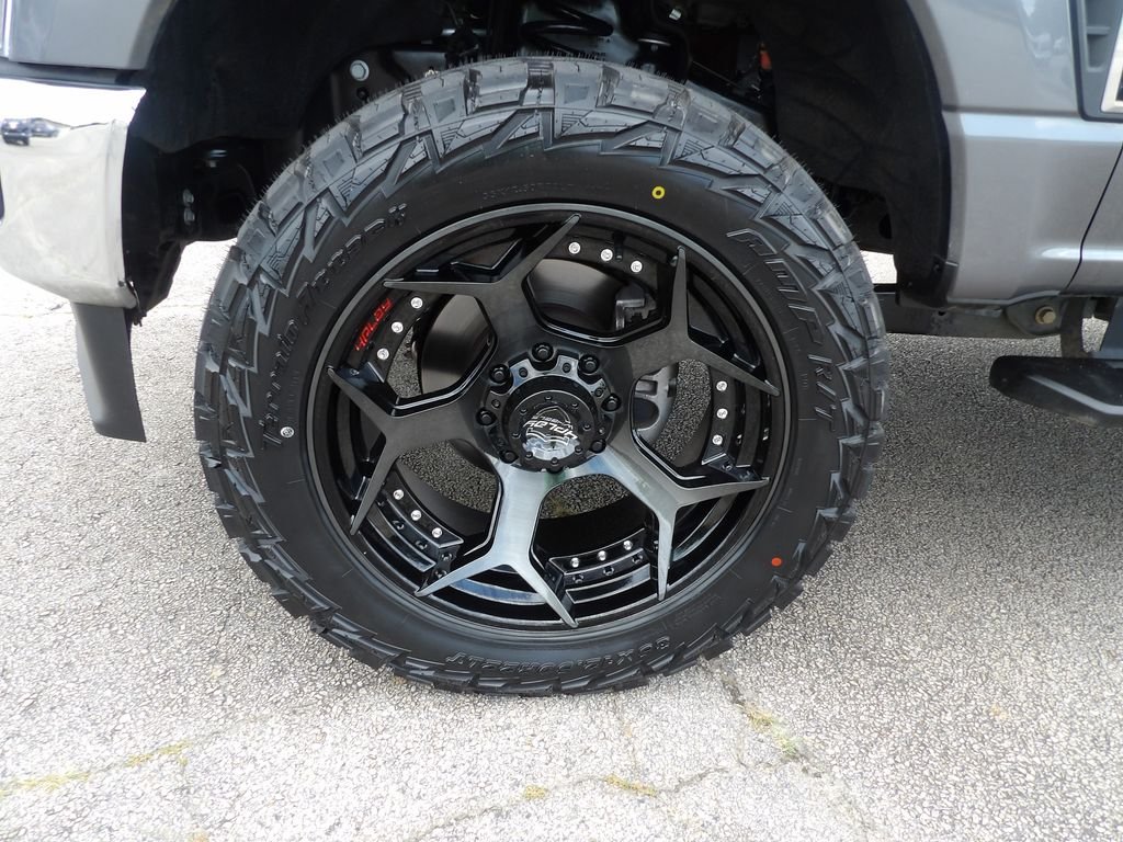 Used 2025 Gray Metallic Ford XLT image 15