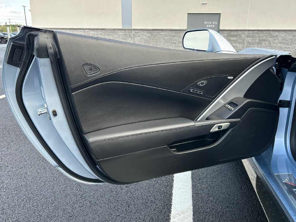 Used 2017 Blue Chevrolet Z06 image 9