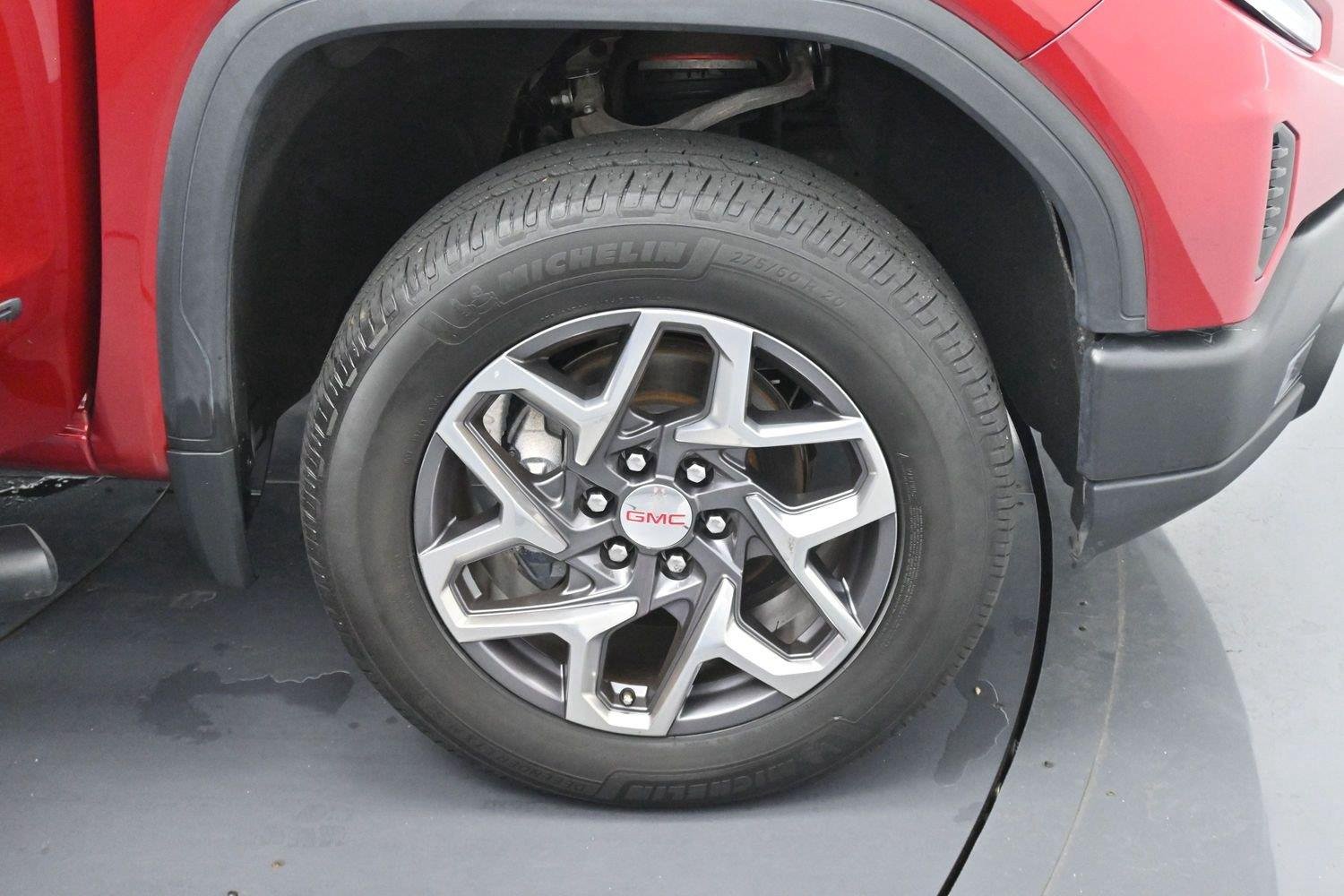 Used 2022 CAYENNE RED TINTCOAT GMC SLT image 33