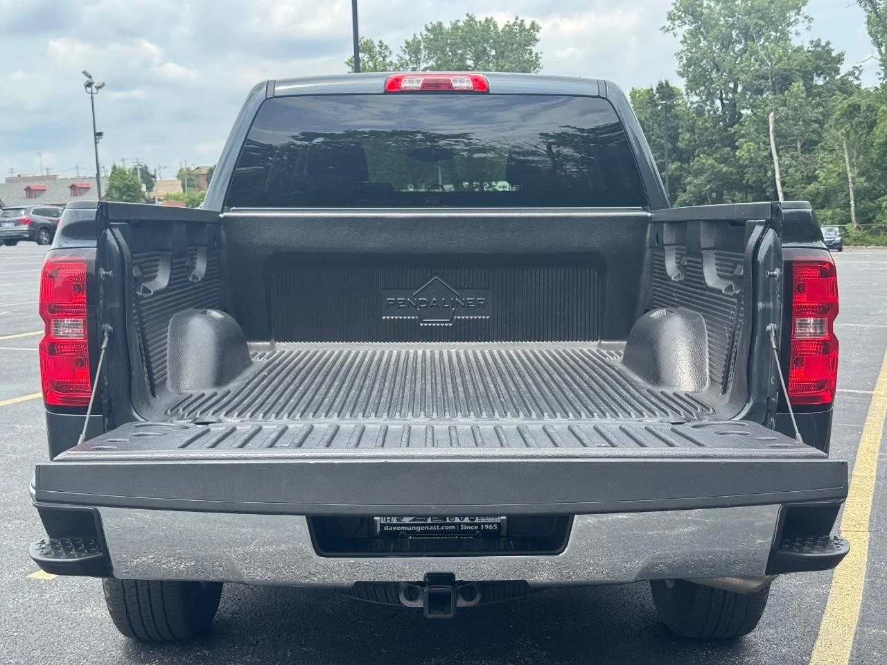 Used 2018 Graphite Metallic Chevrolet LT image 5
