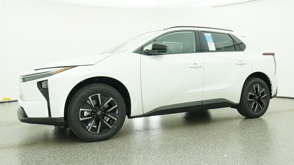 New 2026 Wind Chill Pearl Toyota XLE image 4