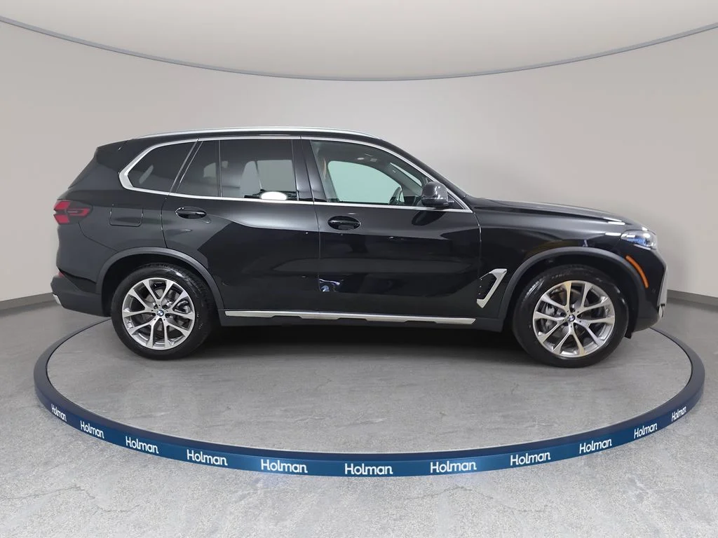 Used 2026 Black Sapphire Metallic BMW xDrive40i image 5