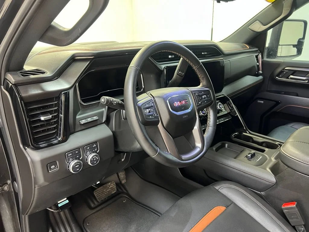 Used 2025 Onyx Black GMC AT4 image 17
