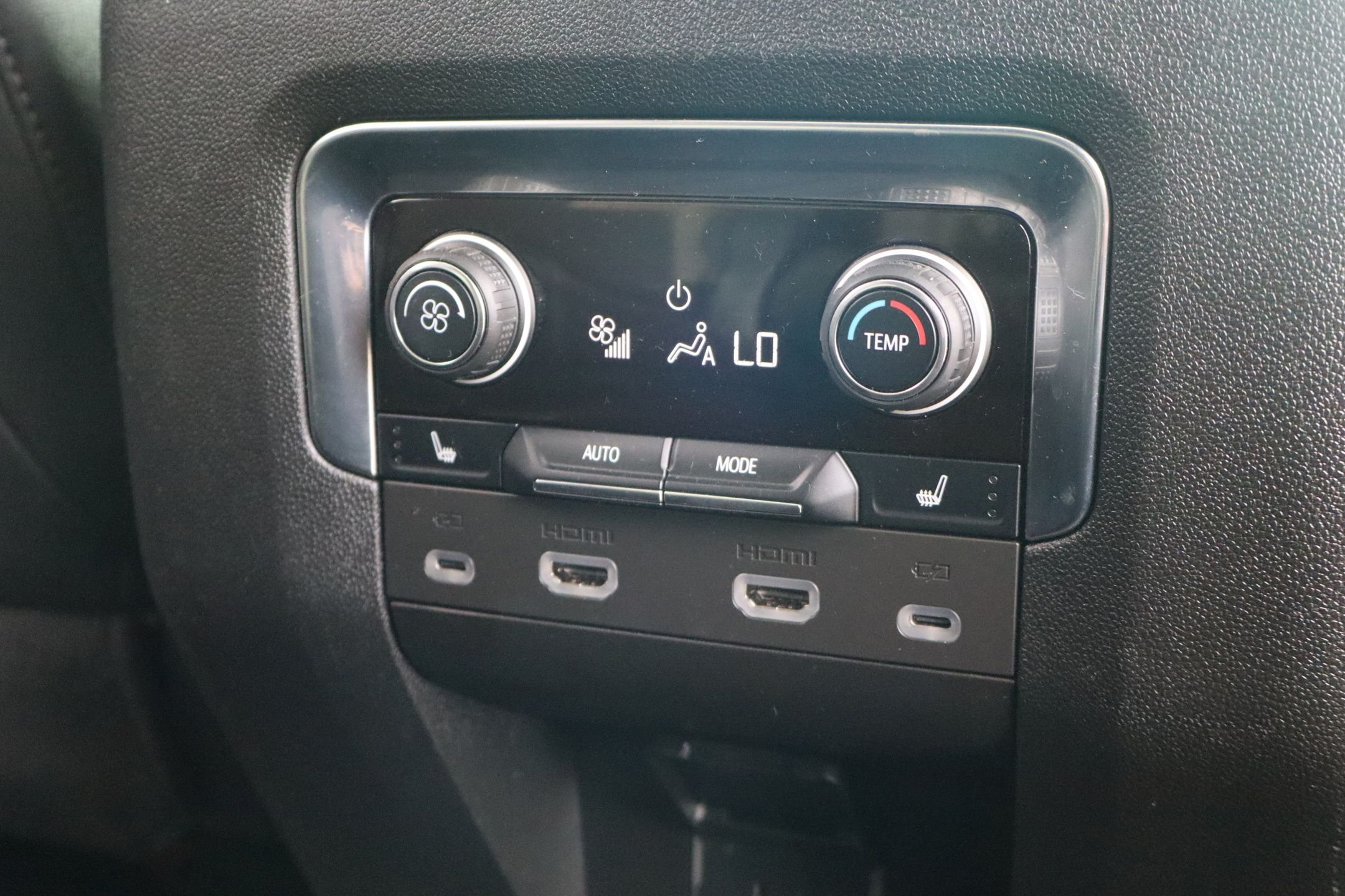 Used 2023 Gray Chevrolet Z71 image 28