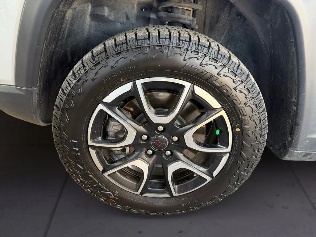 Used 2025 Silver Jeep Trailhawk image 9